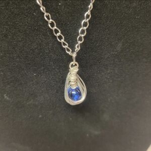 Silver Herringbone and Blue Saffire Bead Necklace